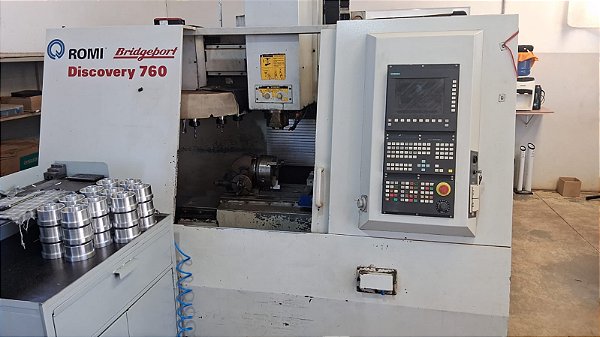 CENTRO DE USINAGEM VERTICAL ROMI - DISCOVERY 760 - ANO 2001