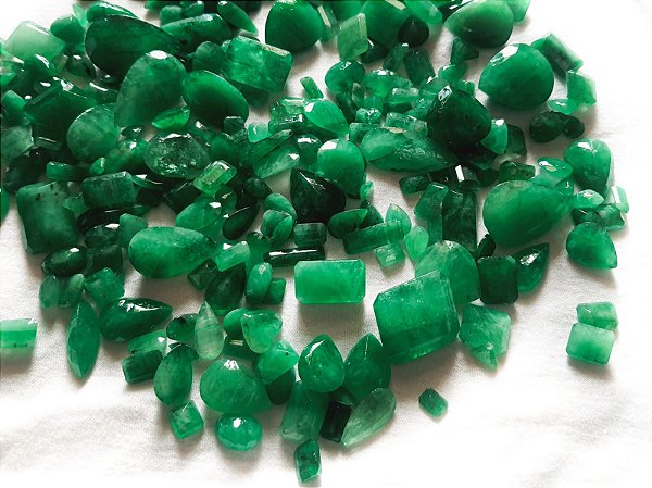 - Esmeralda lapidada -  Cut Emerald 6