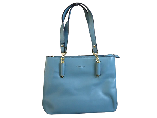 Bolsa AZUL CLARO, frente lisa, detalhes metais dourados