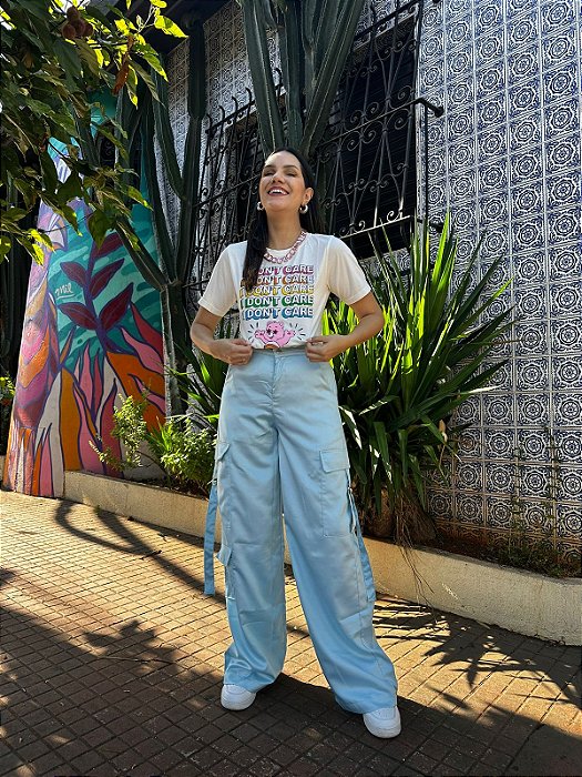 Calça cargo acetinada azul