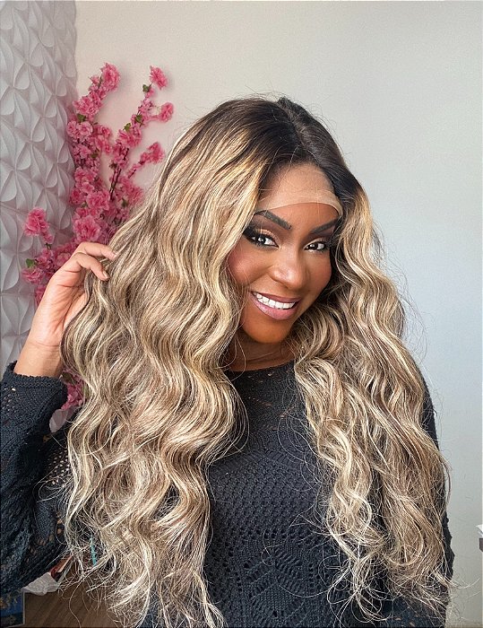 LACE DE CABELO HUMANO 70CM ONDULADO COM  LOIRO CLARO ACINZENTADO COM RAIZ ESFUMADA