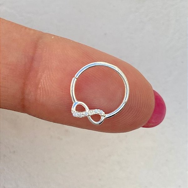 Piercing Infinito Cravejado