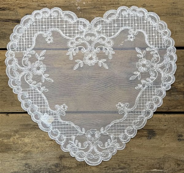 Lugar Americano Branco Coração Tule e Renda 40,5 x 42,5cm ( Unidade)