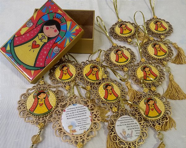 Caixa infantil com medalha de  Nossa Senhora