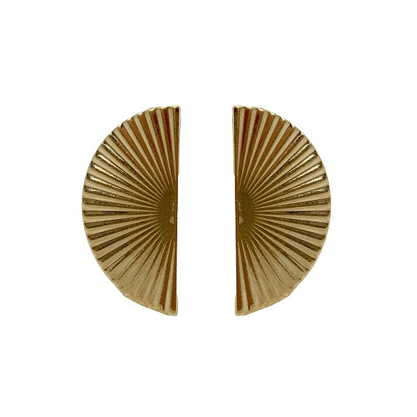 Brinco Meio Leque Trabalhado - Semijoia Banhada a Ouro 18K