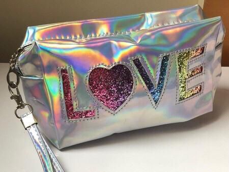ESTOJO LOVE