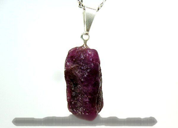 Pingente TURMALINA RUBELITA  Pedrinha Comum Rolado Prateado