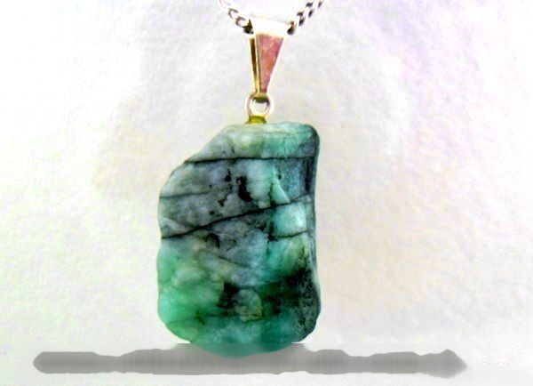 Colar Esmeralda Rolada Pedra Natural Pino Prateado