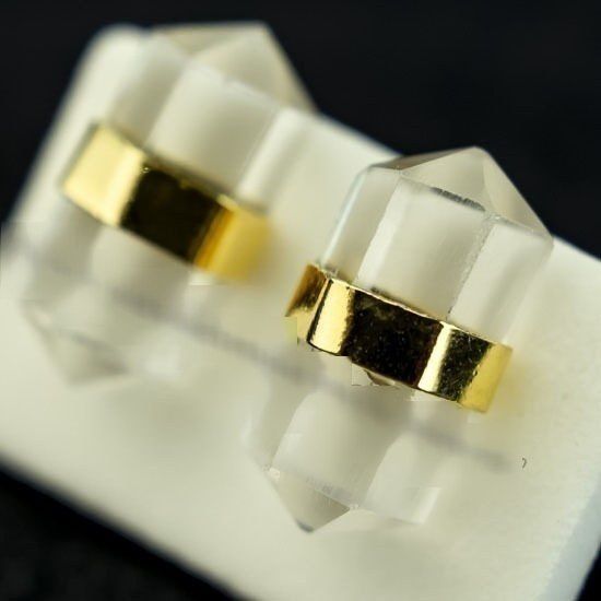 Brinco Micro Bi Ponta Envolto Cristal Pedra Quartzo Dourado