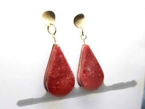 Brinco Gota Pedra Quartzo Cereja Tarracha Dourado