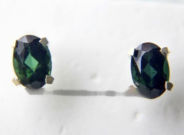 Brinco Pedra Turmalina Verde Oval Facetado Tarraxa Prata 950