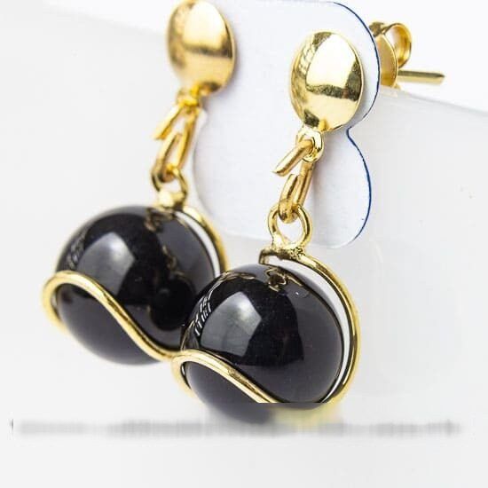 Brinco Bolinha Na Cesta Pedra Onix Preto Pino Banho Dourado