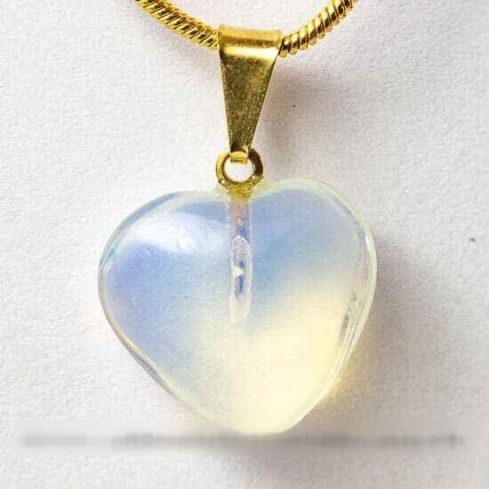 Colar Mini Coração Pedra da Lua Montagem Dourado