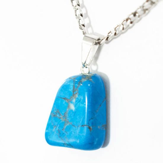 Colar Pedrinha Howlita Azul Rolado Pino Prateado