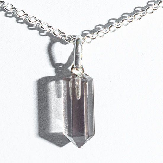 Colar Micro Pontinha Pedra Quartzo Fumê Prata 950 15mm