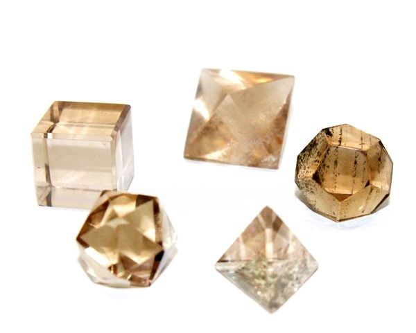 Kit 5 Radionico Cristais Fume Solido de Platao Facetado