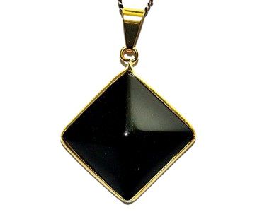 Colar Pirâmide Ônix Preto Castoação Envolto Flash Dourado