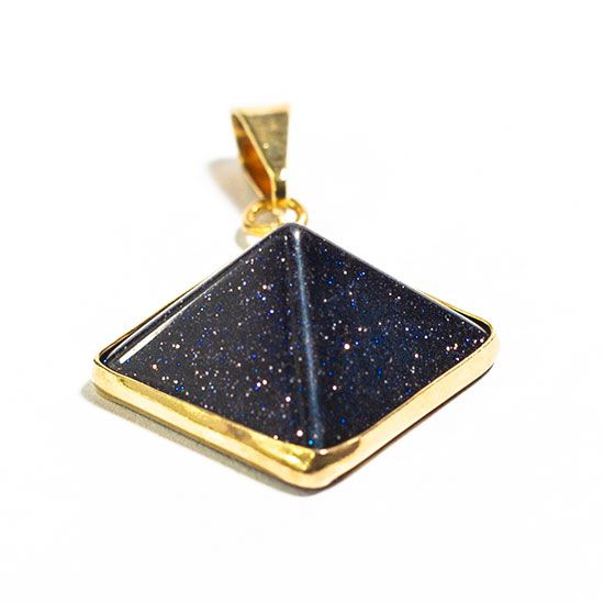 Colar Pirâmide Pedra Estrela Azul Castoação Envolto Dourado