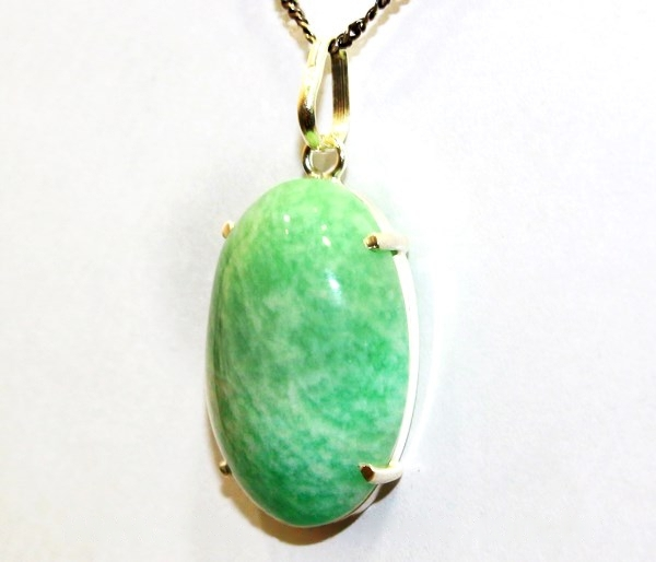 Colar Cabochão Pedra Amazonita Verde Montagem Garra Dourado