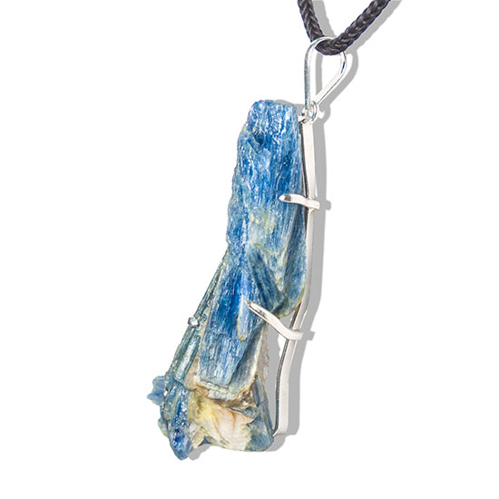 Colar Cianita Azul Natural Garra Prateado 50 a 60mm