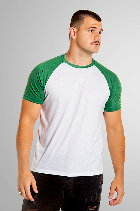 Camiseta Raglan Branca Anti pilling Com Manga Verde 100% Poliéster