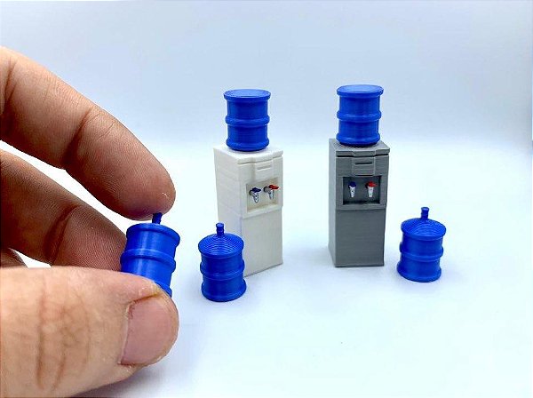 Bebedouro de agua com Galão