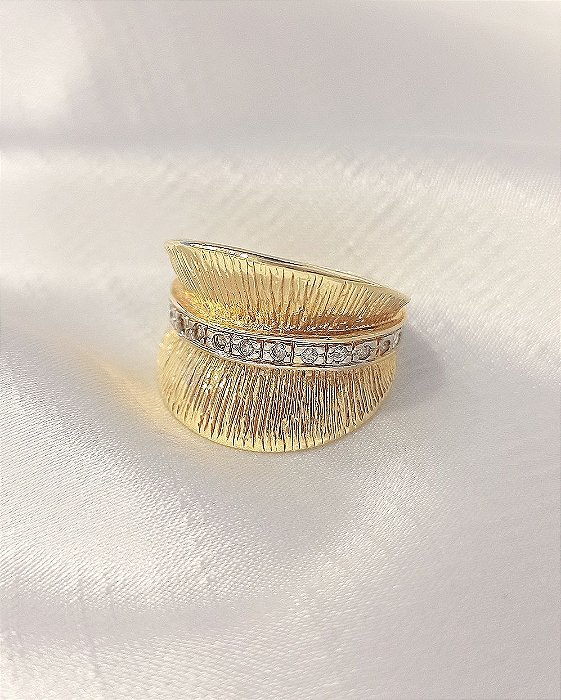 Anel Concha Cravejado Zircônia Banhado em Ouro