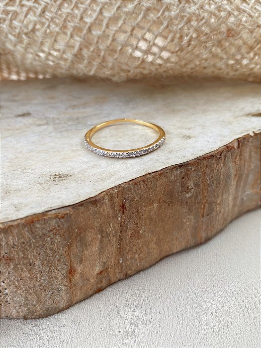 Anel Aparador Cravejado com Zircônia Banhado em Ouro Trend