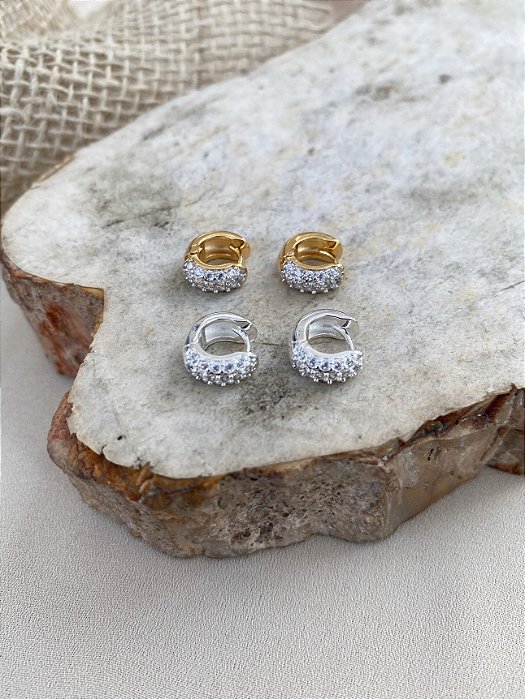 Argola 9mm Cravejada de Clique Banhada Prata