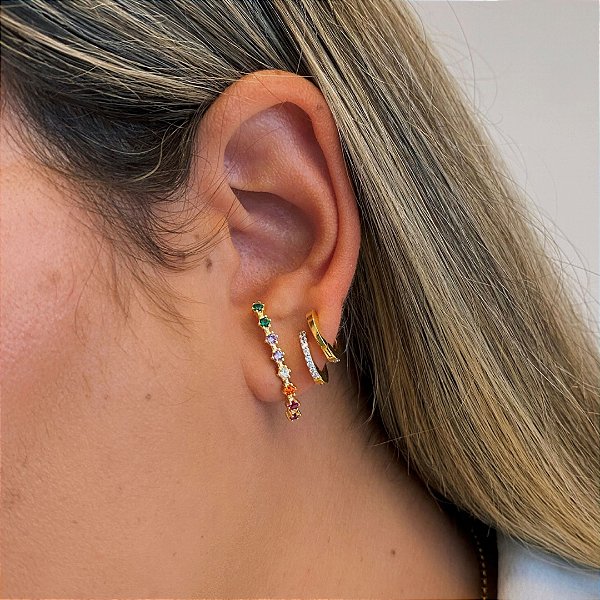 Ear Hook Cravejado Zircônias Coloridas Banhado em Ouro 18k