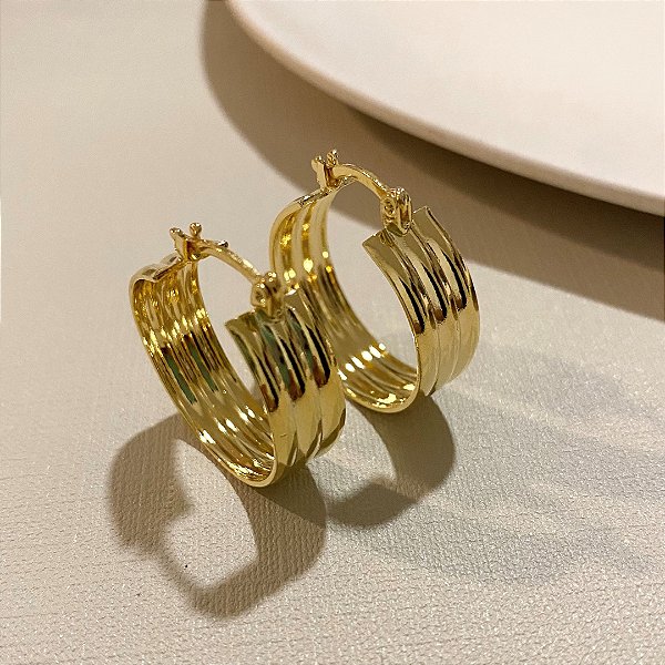 Argola Larga Três Aros Lisos Banhado em Ouro 18k