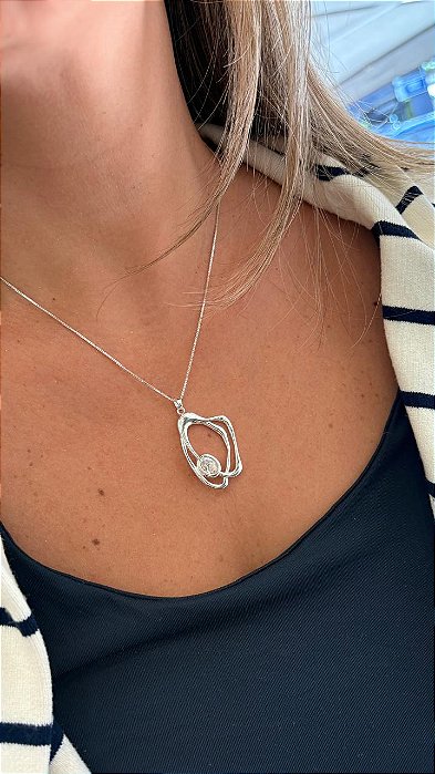 Colar Orgânico Vazado Cravejado Banhado em Prata