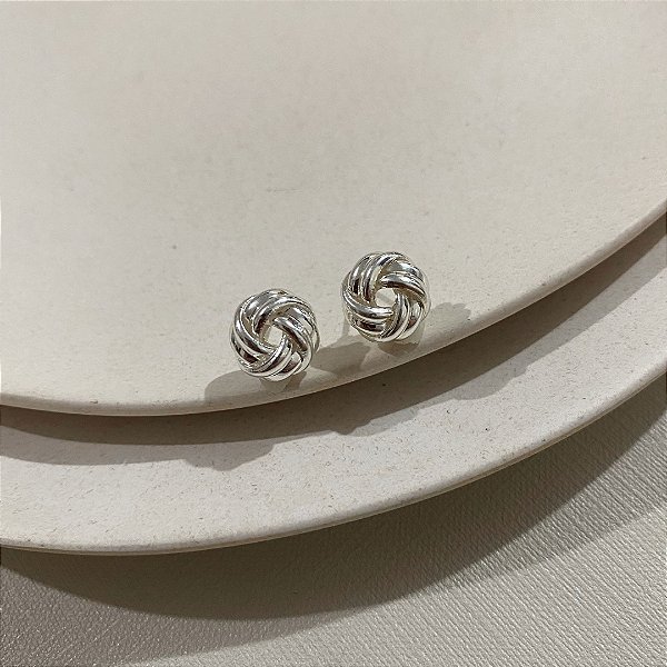 Brinco Bolinha de Argolas Entrelaçadas Banhado em Prata