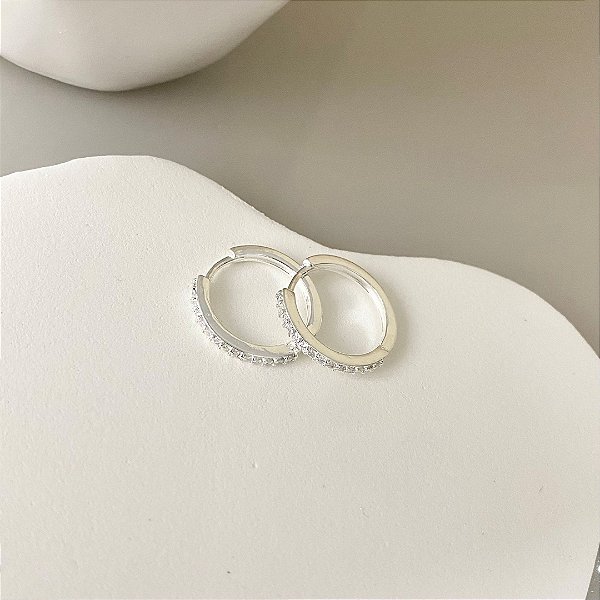 Argola Cravejada Zircônia 21mm Banhado em Prata