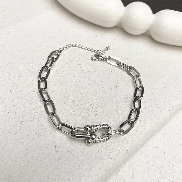 Pulseira Inspiração T Cravejada Banhada em Ródio