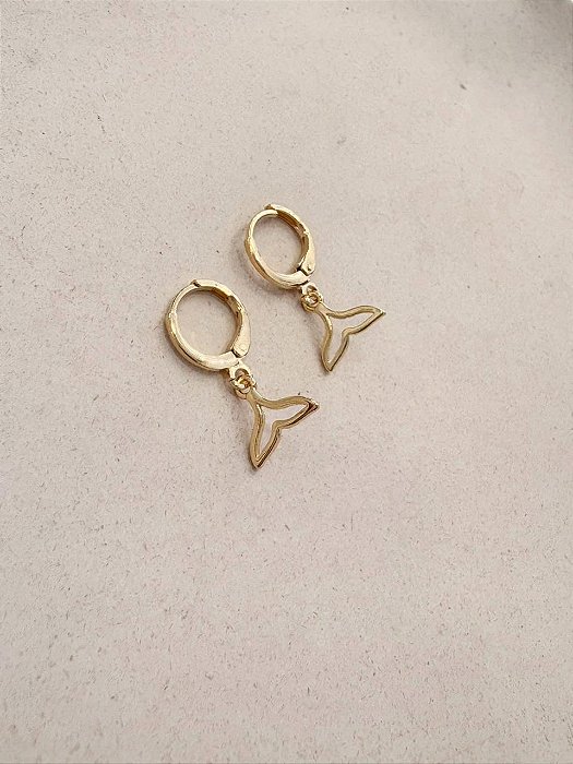 Argola Rabo Baleia Vazado Banhado Ouro