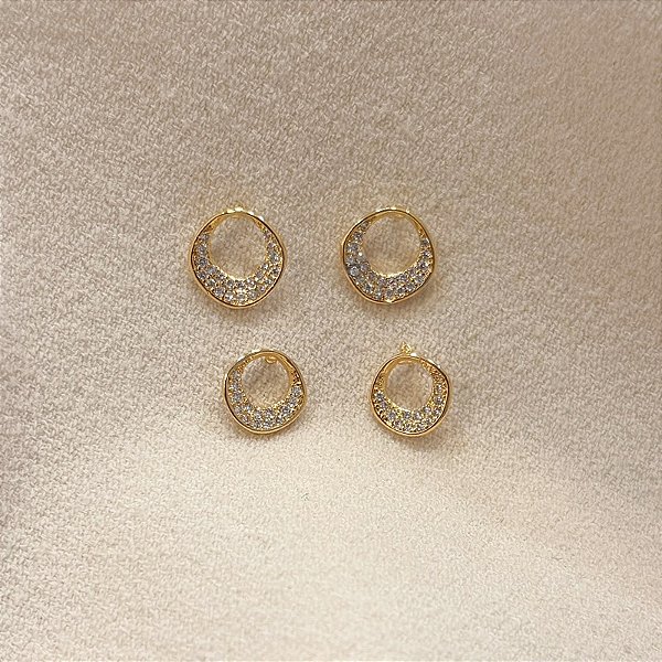 Kit Brinco Minimalista Cisrculo Vazado 1º e 2º Furo Banhado Ouro