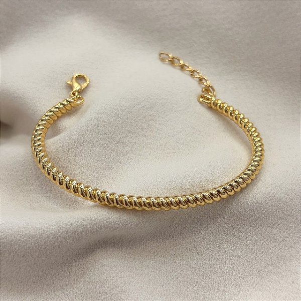 Bracelete Torcido Liso 4mm Banhado em Ouro