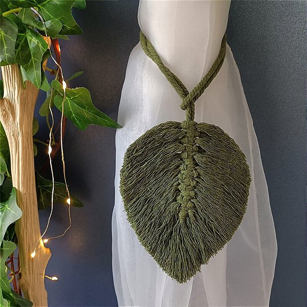 Prendedor de cortina boho folha de macramê