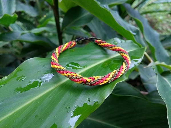 Pulseira unisex de macramê espiral