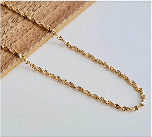 Corrente Torcida Banhado a Ouro 18K
