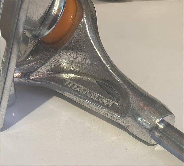 TRUCK INDEPENDENT STAGE 11 HOLLOW TITANIUM 149mm