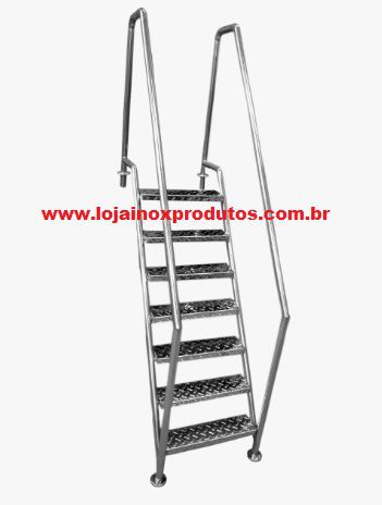 ESCADA ACESSÍVEL SOB MEDIDA PARA PISCINA