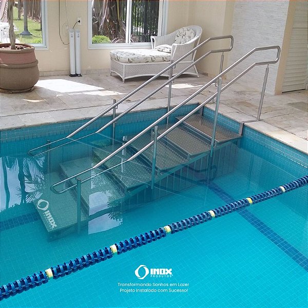 ESCADA INOX ACESSÍVEL PARA PISCINA FACILITY - INOX 316 L - (5 DEGR.) - DE 130 A 140 CM DE PROFUNDIDADE
