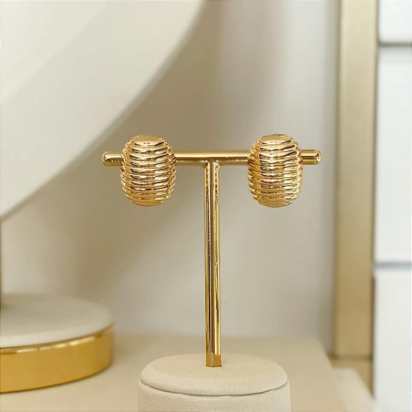 Brinco Oval Abaulado Texturizado Banhado a Ouro
