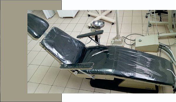 Capa Em Plástico Transparente para Cadeira Odontológica Antiga