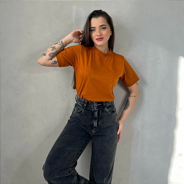 T-SHIRT GOLA ALTA LISA - CARAMELO