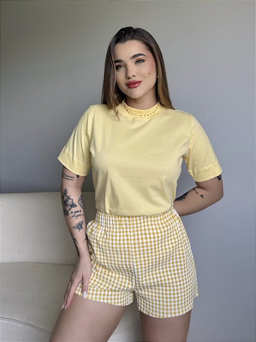 T-SHIRT GOLA ALTA LISA - AMARELO BEBE