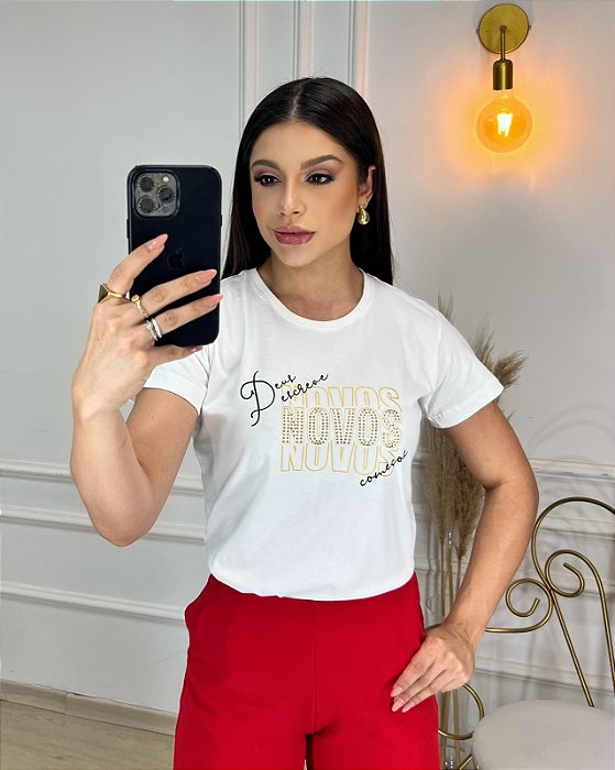T-SHIRT DEUS ESCREVE NOVOS COMEÇOS C/STRASS - OFF WHITE