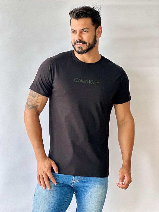 CAMISETA MASCULINA CALVIN KLEIN RELEVO - PRETO
